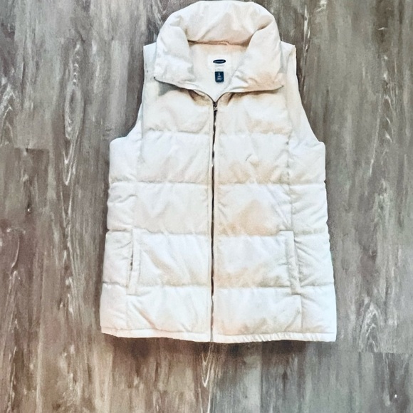 Old Navy puffer vest size Tall Large - Picture 2 of 6